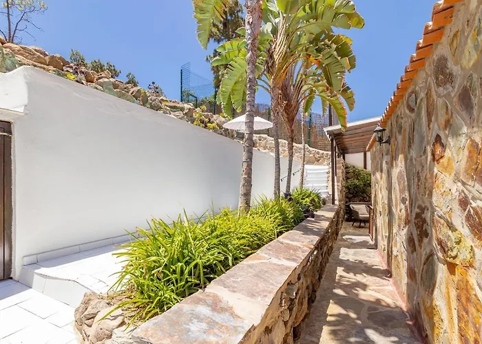 Casa Pinos בית כפרי