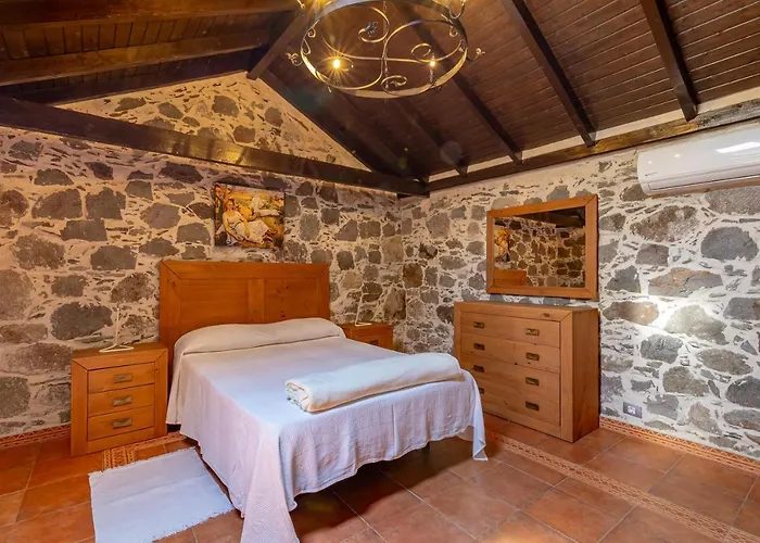 בית כפרי Casa Pinos *